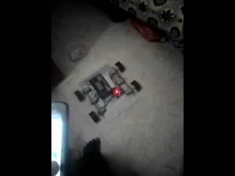 Simple SUMO robot using Bluetooth control