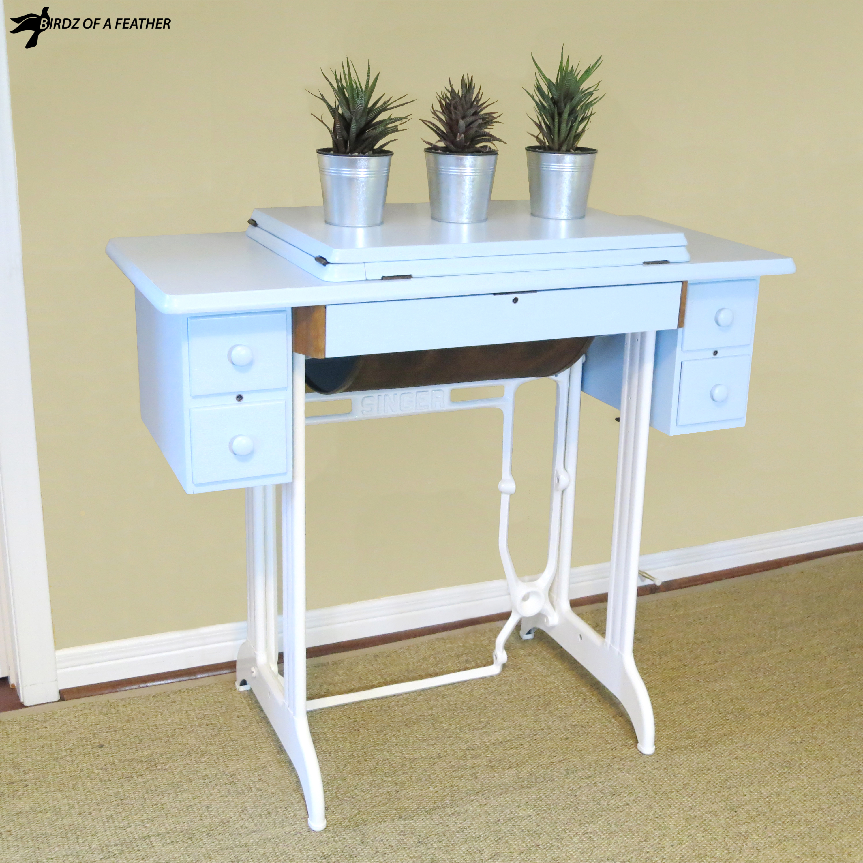 Singer Sewing Table Makeover 447_BOF1.jpg