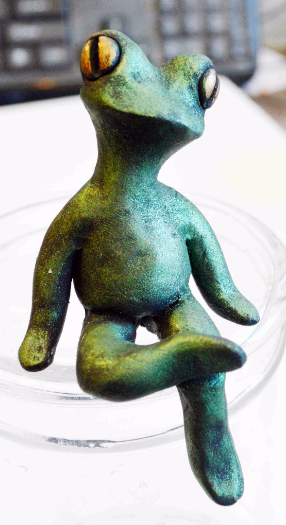 Sitting Frog 1.JPG