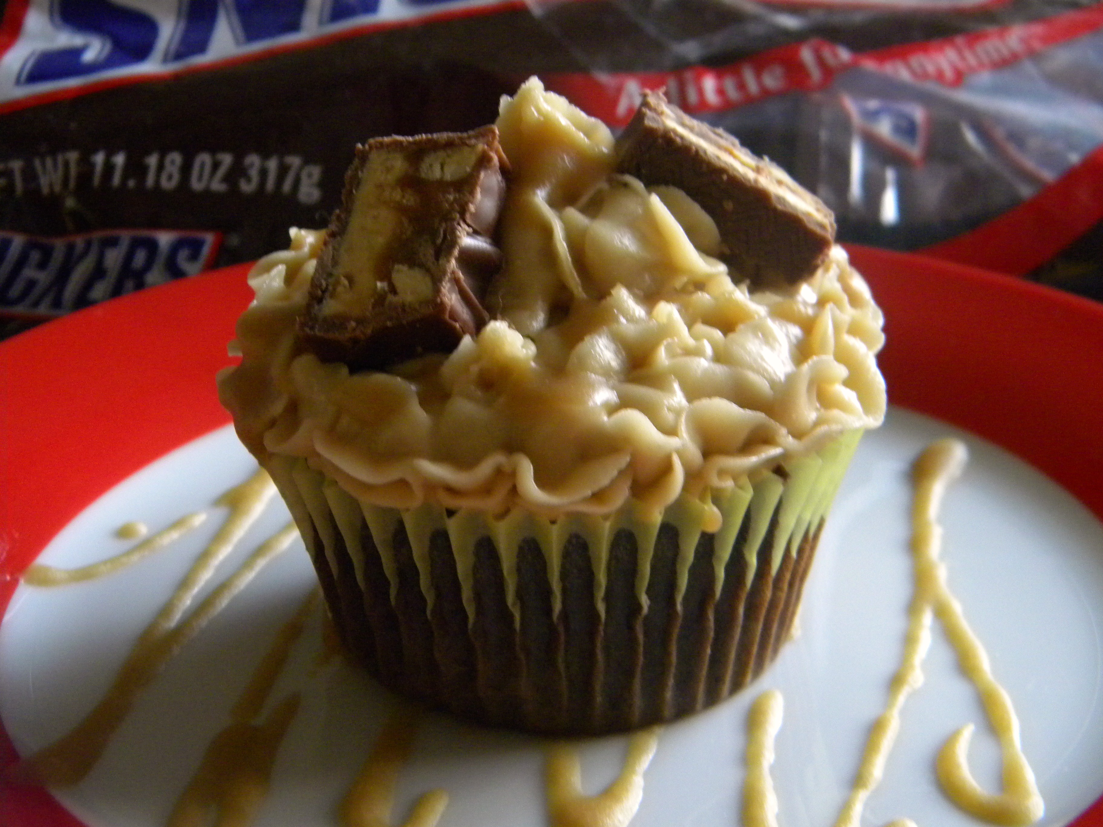 Snickers cupcake3.jpg