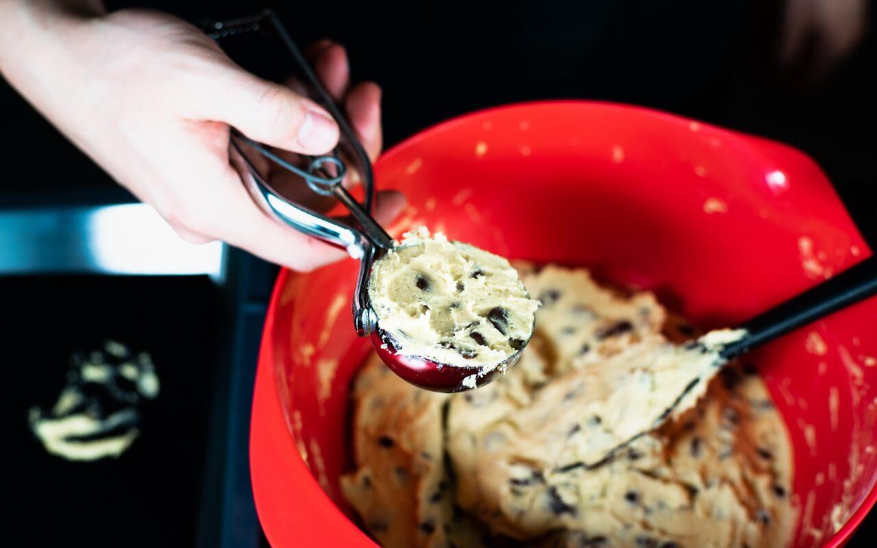 Soft-Baked-Chocolate-Chip-Cookies-Shape-With-Ice-Scoop-1.jpg