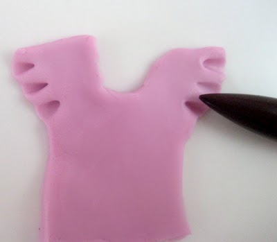 Sophie Doll fondant clothes tutorial ruffle the sleaves.jpg