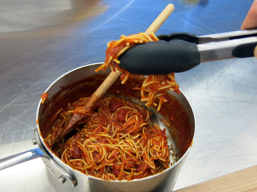 Spaghetti tongs 1.jpg