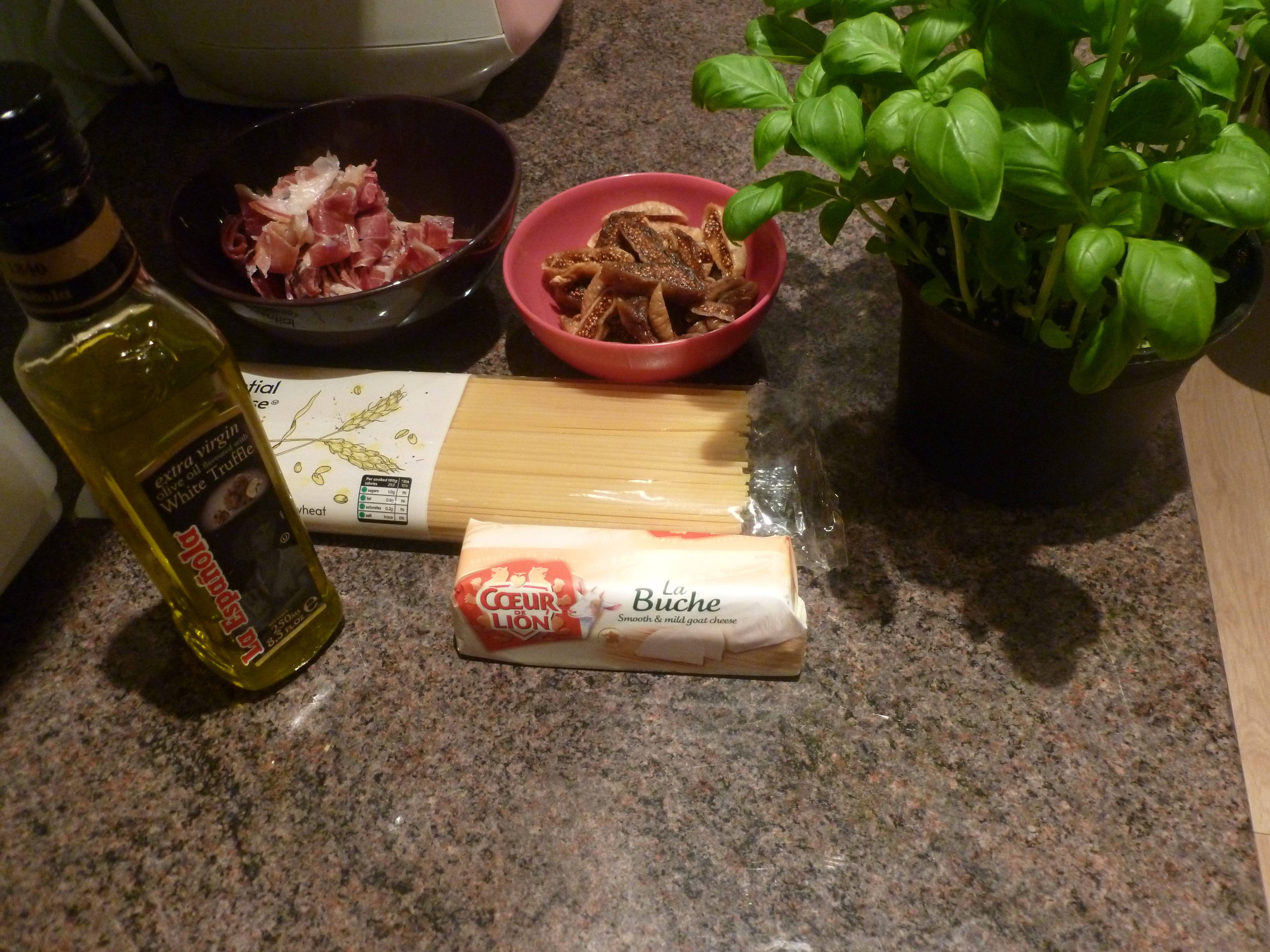 Spaghetti with Prosciutto, Dried Figs, and Goat Cheese 007.JPG