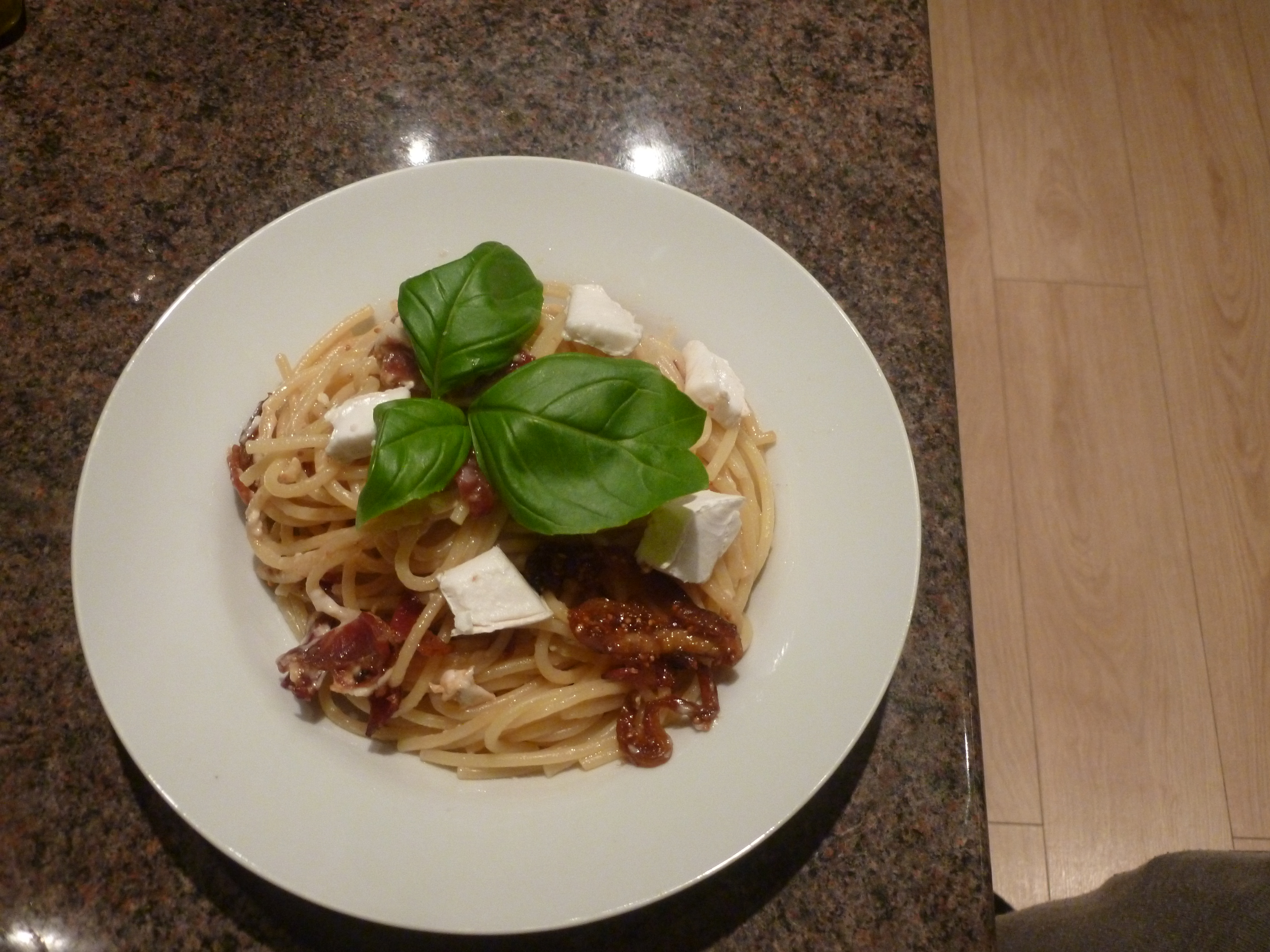 Spaghetti with Prosciutto, Dried Figs, and Goat Cheese 027.JPG