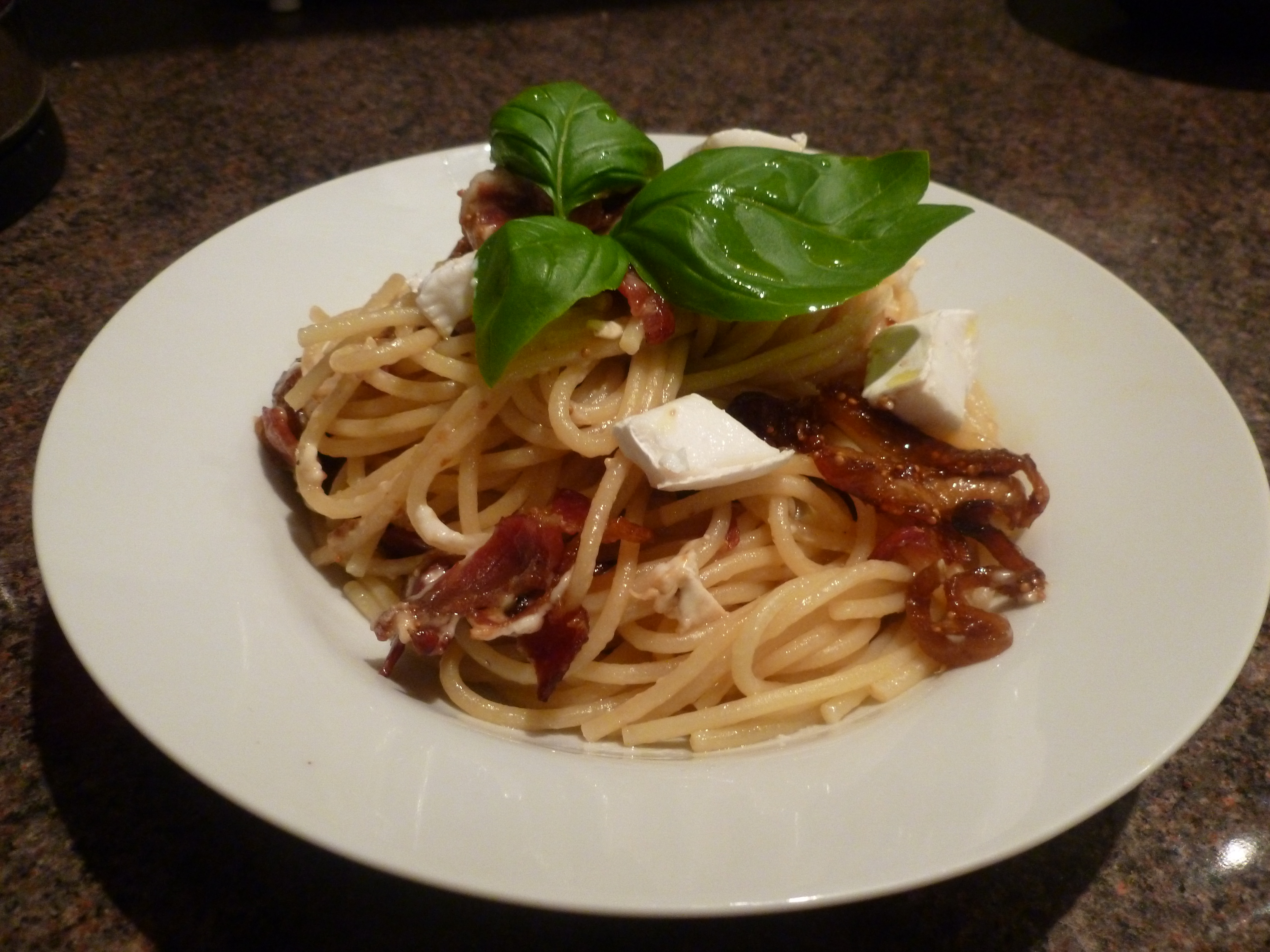 Spaghetti with Prosciutto, Dried Figs, and Goat Cheese 032.JPG