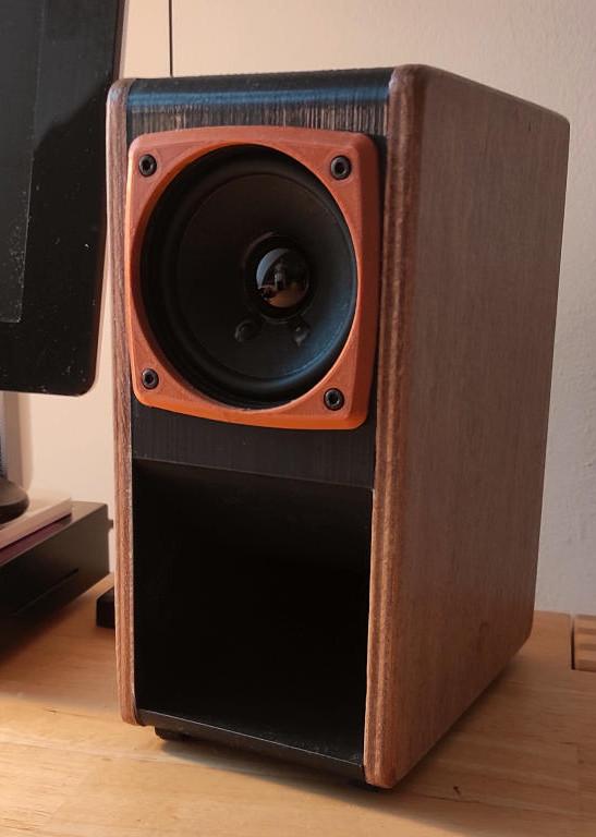 Speaker_V2_01.jpg