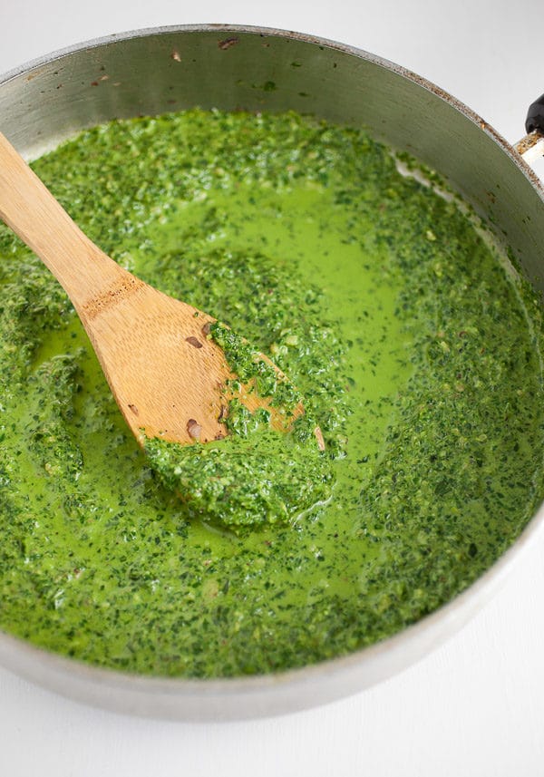 Spinach-and-Walnut-Pesto-2017-4-600x857.jpg