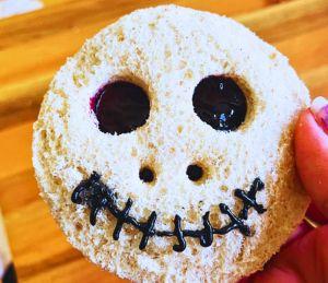 Spooky Halloween Sandwich For Kids Lunchbox_Instructables.jpg