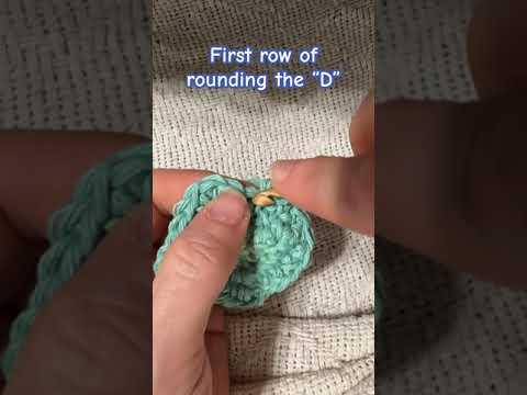 Square Heel Slippers 07: First time rounding the &ldquo;D&rdquo; #crochet