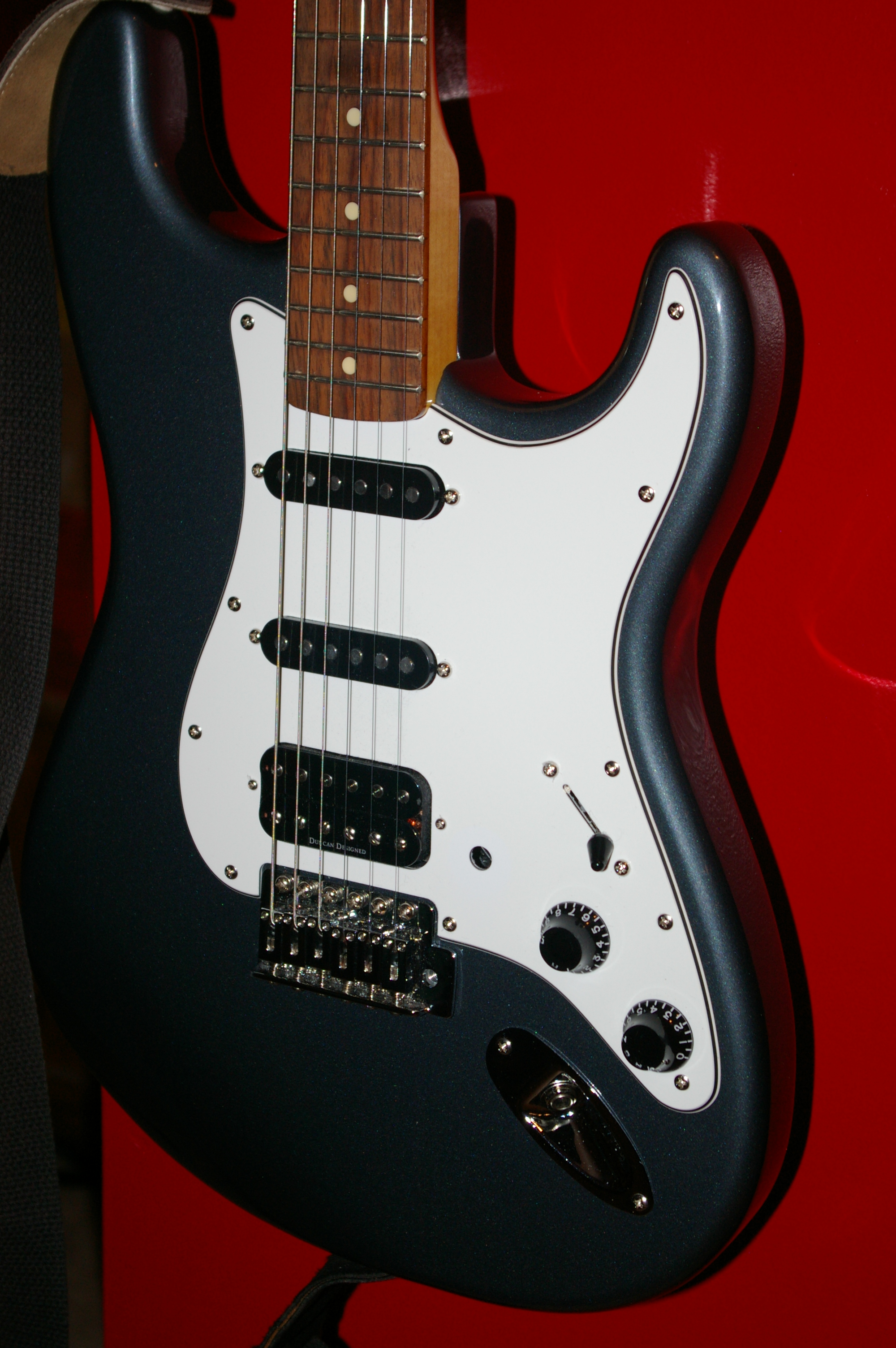 Squire VM Strat HSS.JPG