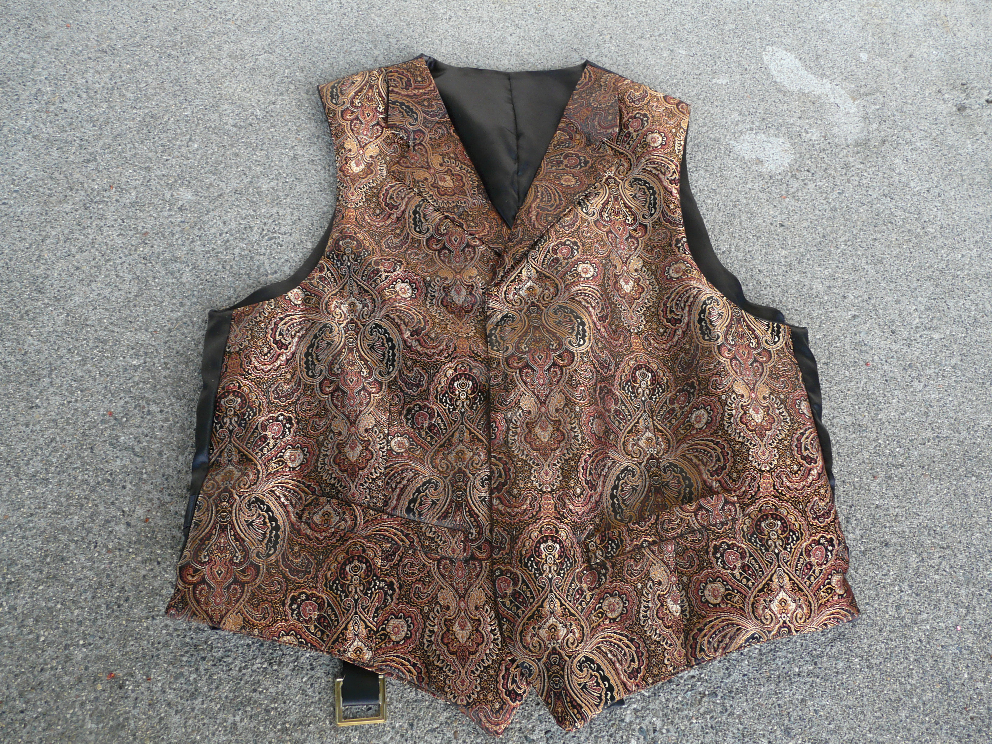 Steampunk vest no buttons.JPG