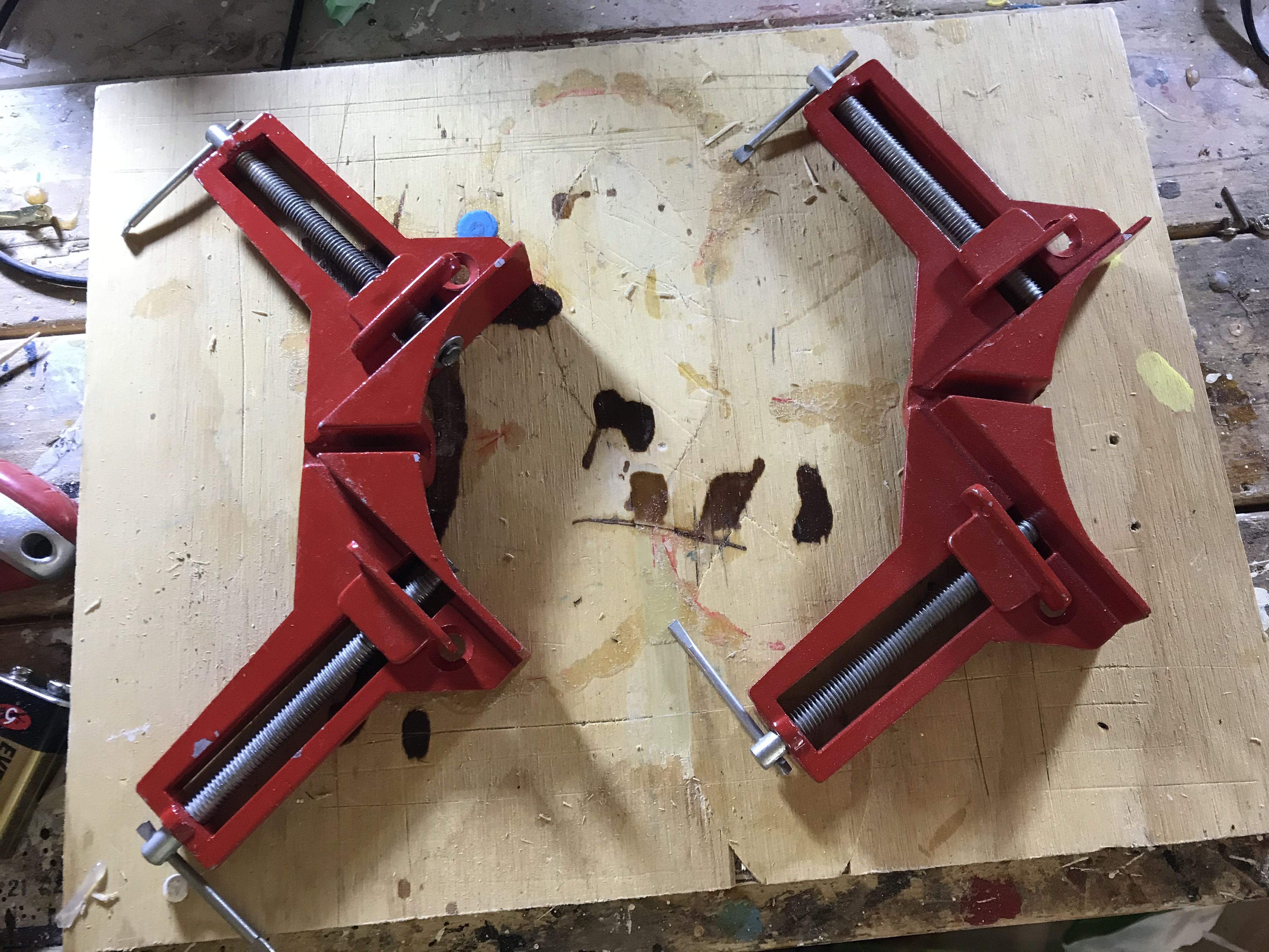 Step 4b - corner clamps.JPG