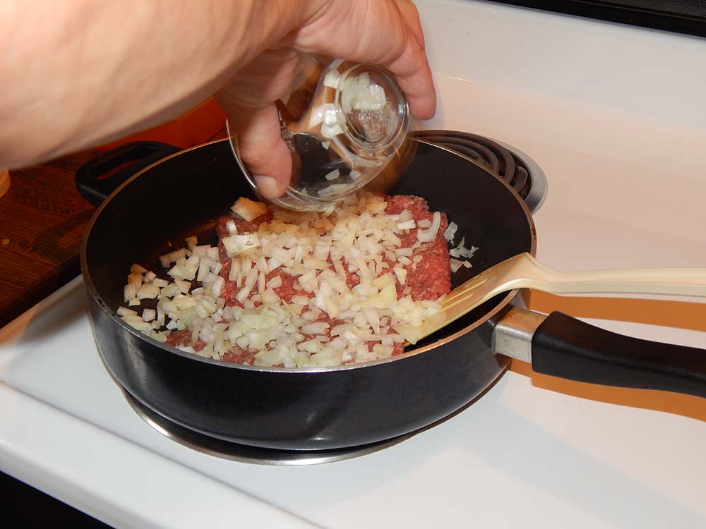 Step_1-ground_beef_and_onions_shrunk.jpg