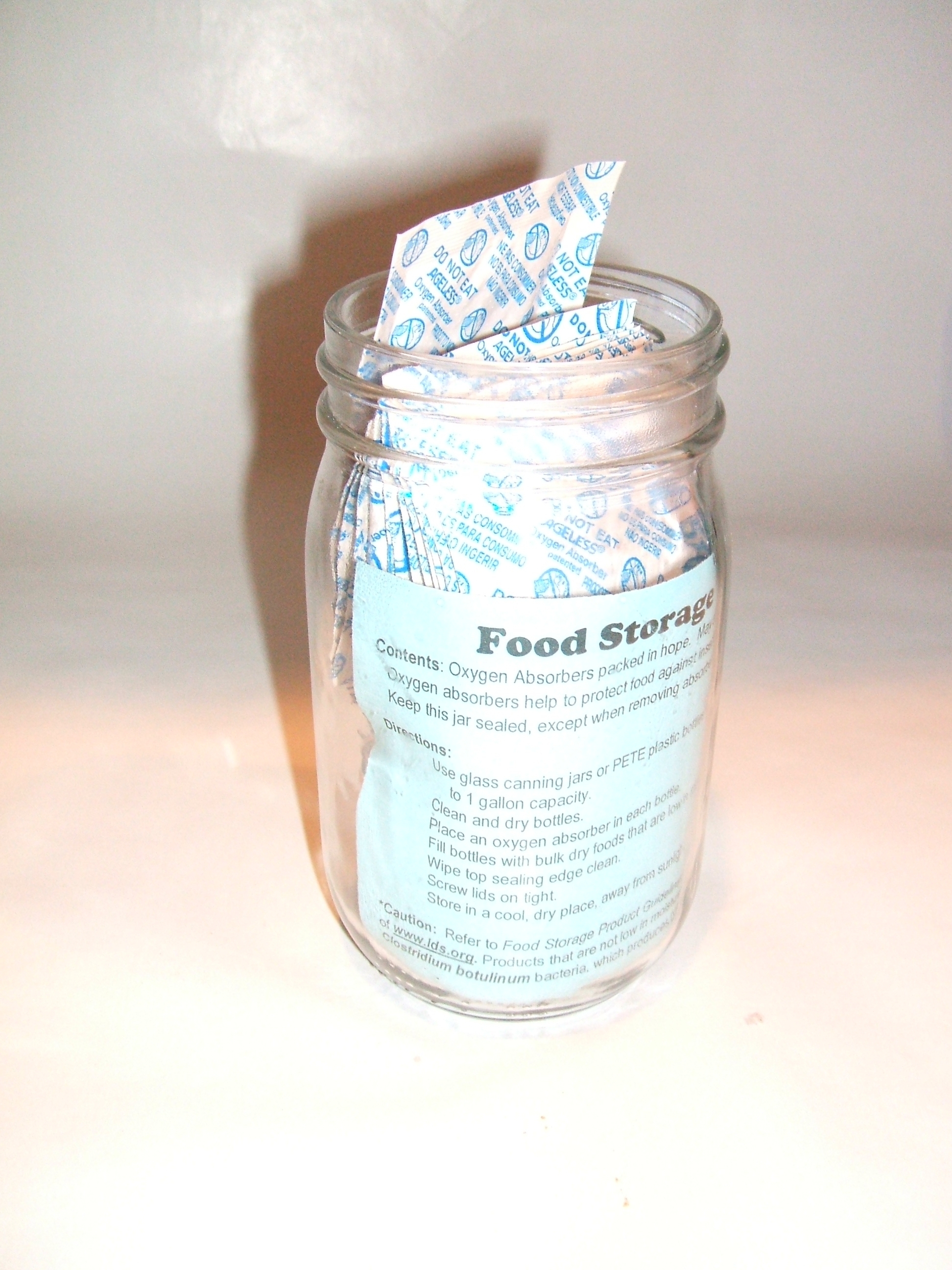 Storing oxygen absorbers in pint jar.JPG