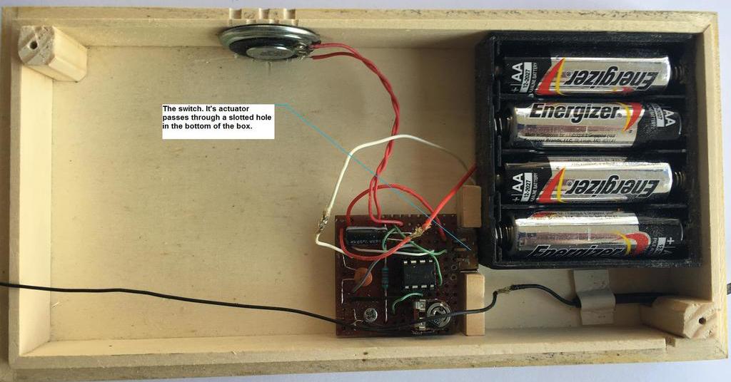 Stylophone_Inside_1.jpg