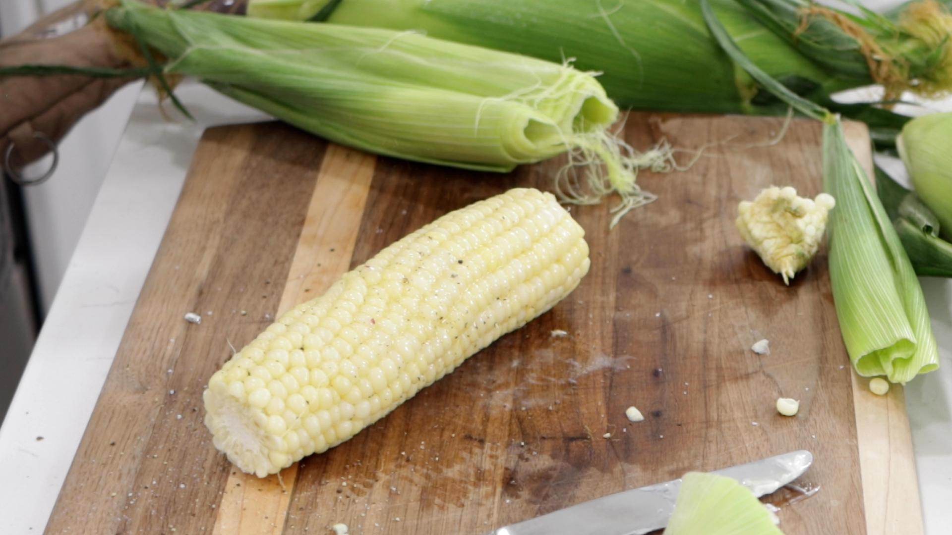 Super Easy Microwave Corn on the Cob No Shucking No Silks.00_02_50_18.Still007.jpg