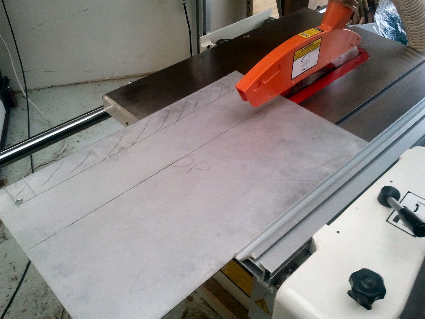 Table sawing alu.jpg