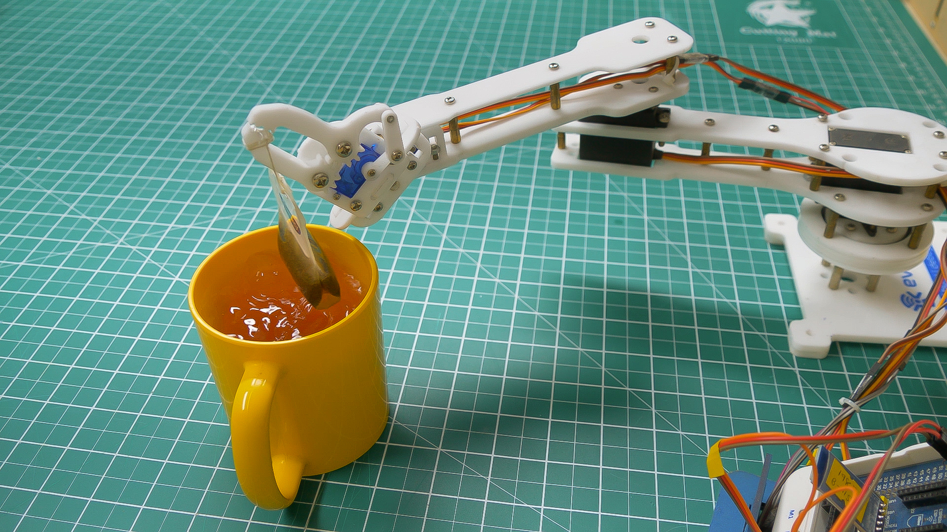 Tea Robot 2-2.jpg