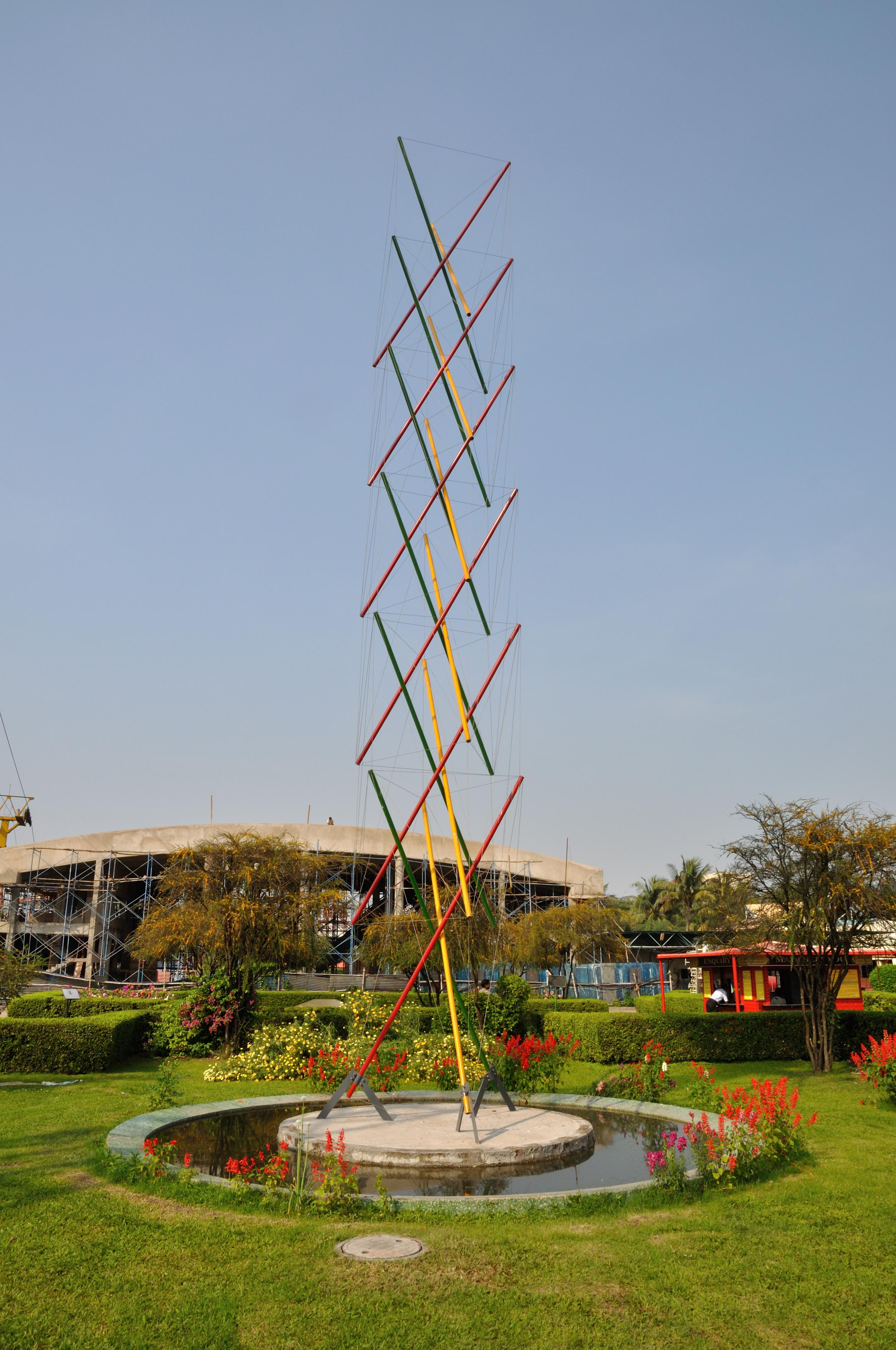 Tensegrity_Structure_-_Science_Park_-_Science_City_-_Kolkata_2010-02-18_4567.JPG