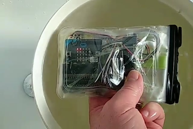 The micro:bit dive-o-meter, a DIY depths gauge