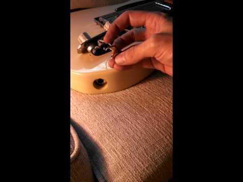 Tighten your Electric Guitar's Output Jack