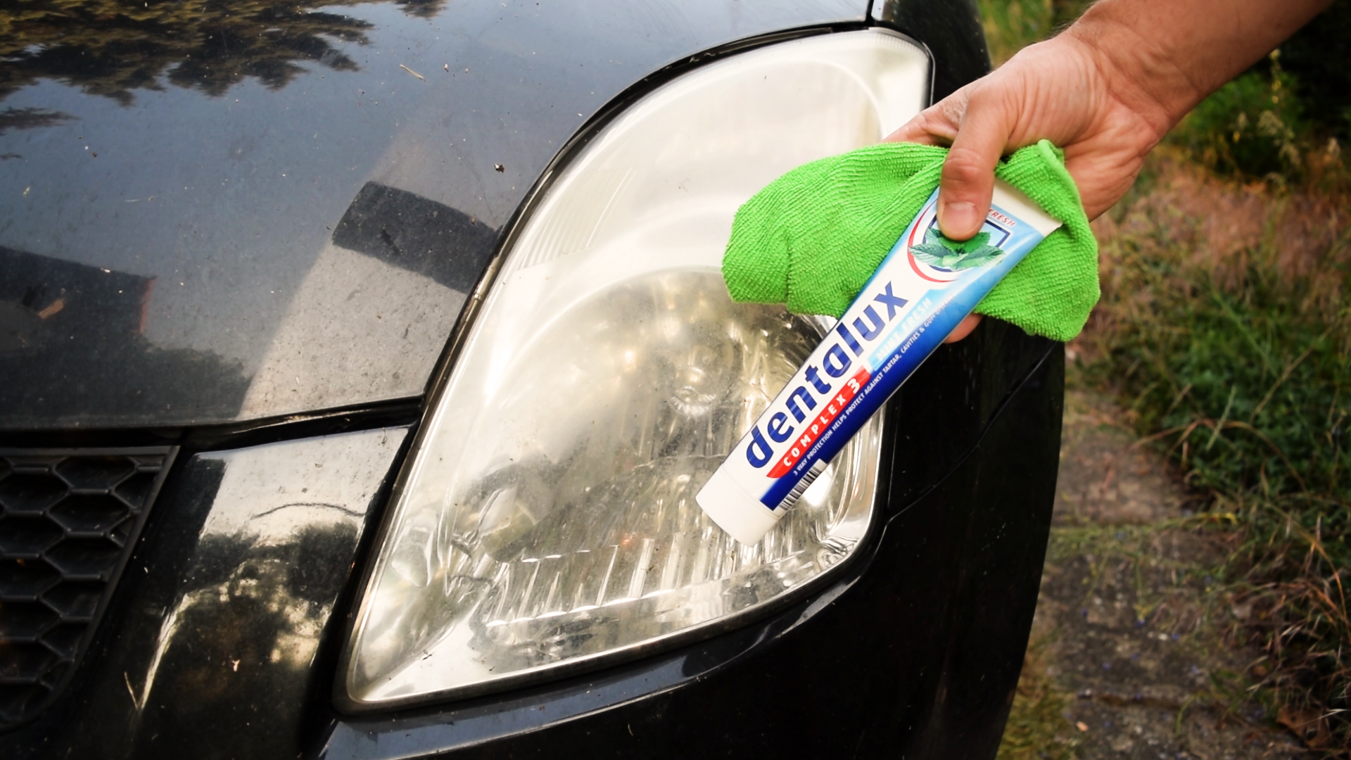 Toothpaste car light cleaning_instructable1.bmp