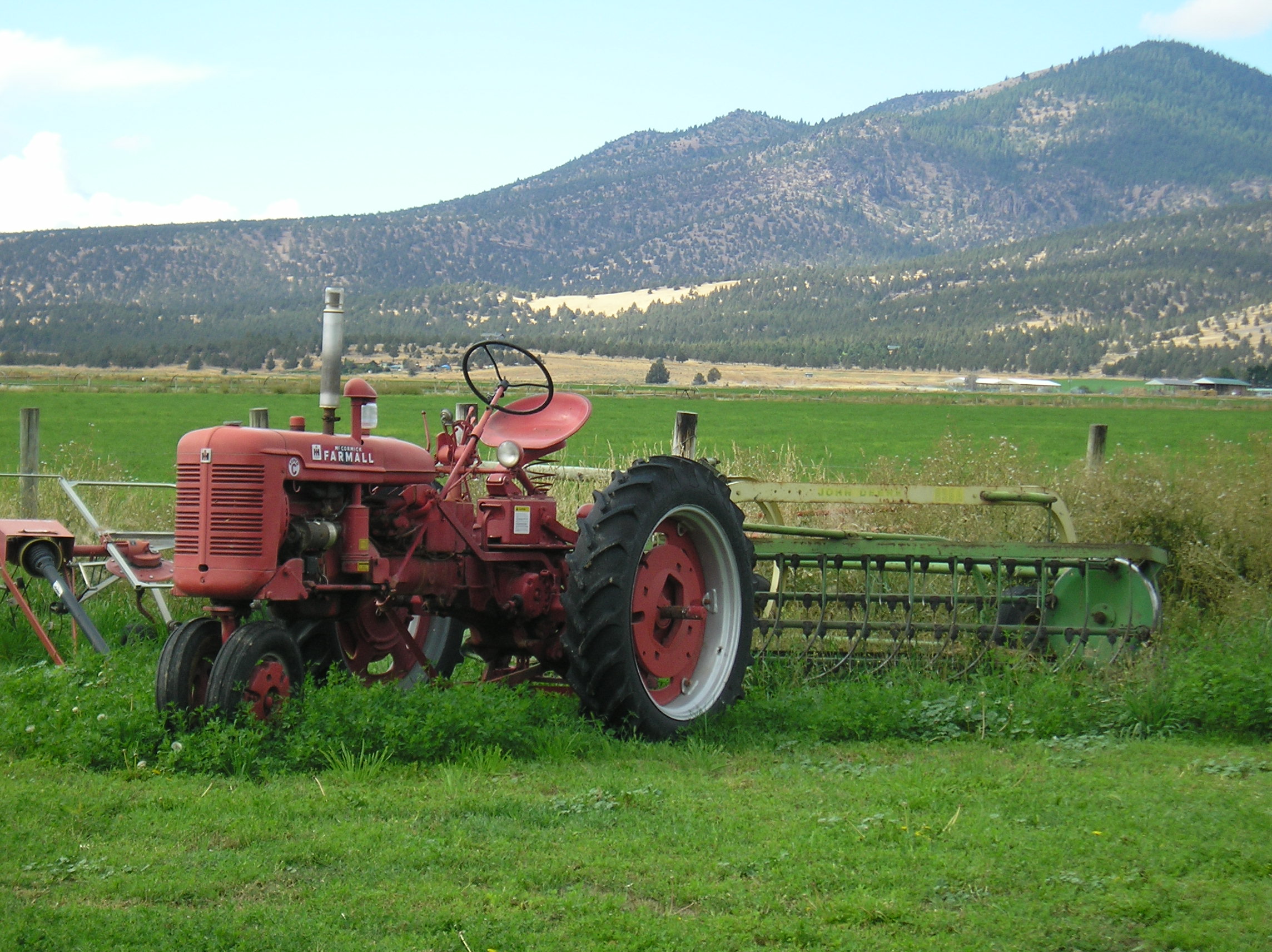 Tractor (4).JPG