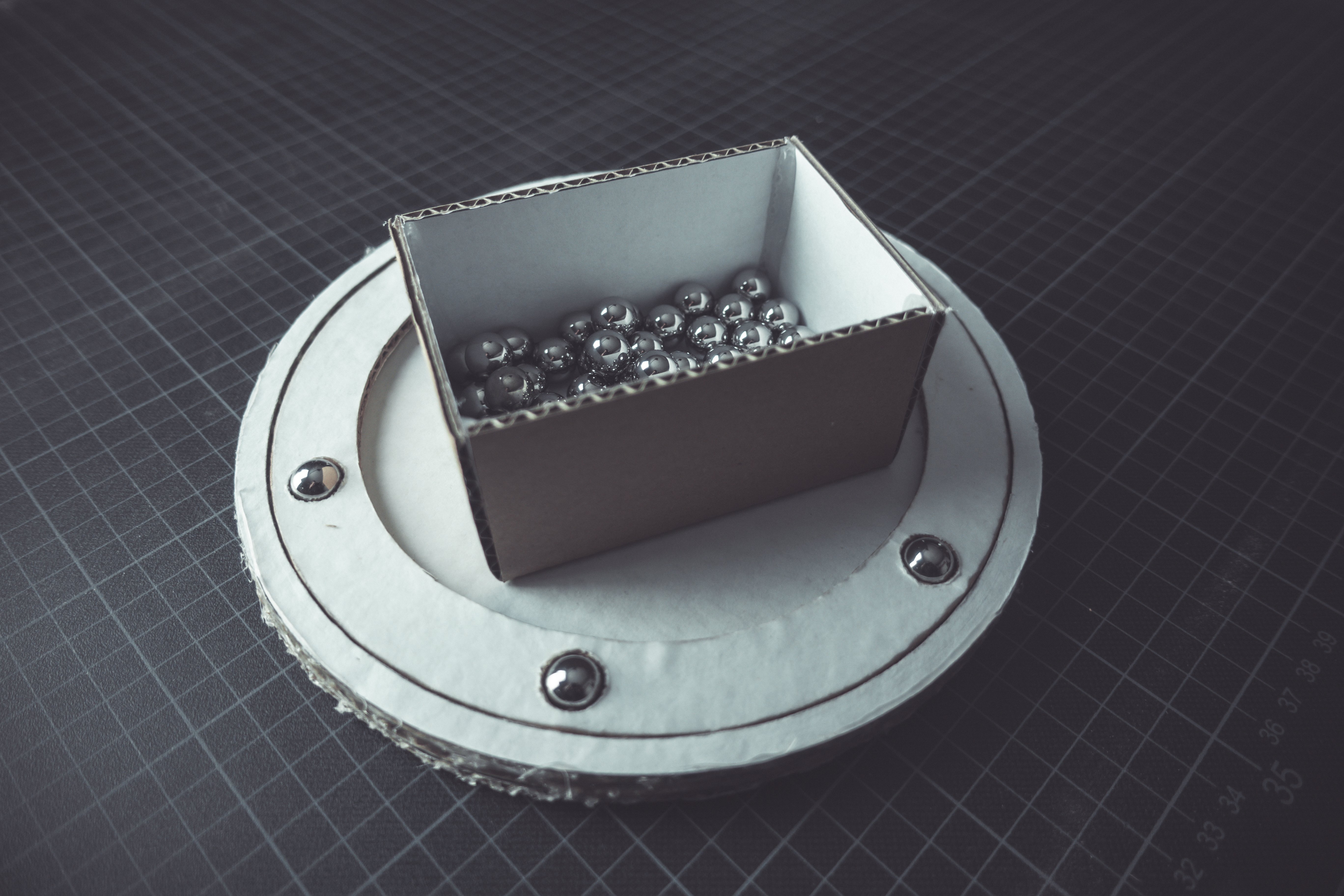 TradingCardMachine_CardSorter_Prototype_SmallCardboardBearing.jpg