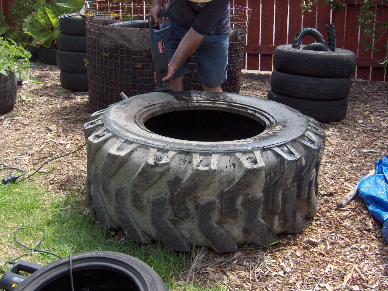 Tyre rims cutting 01.jpg