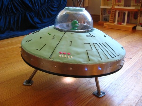 UFO cake by Dave Spencer.jpg