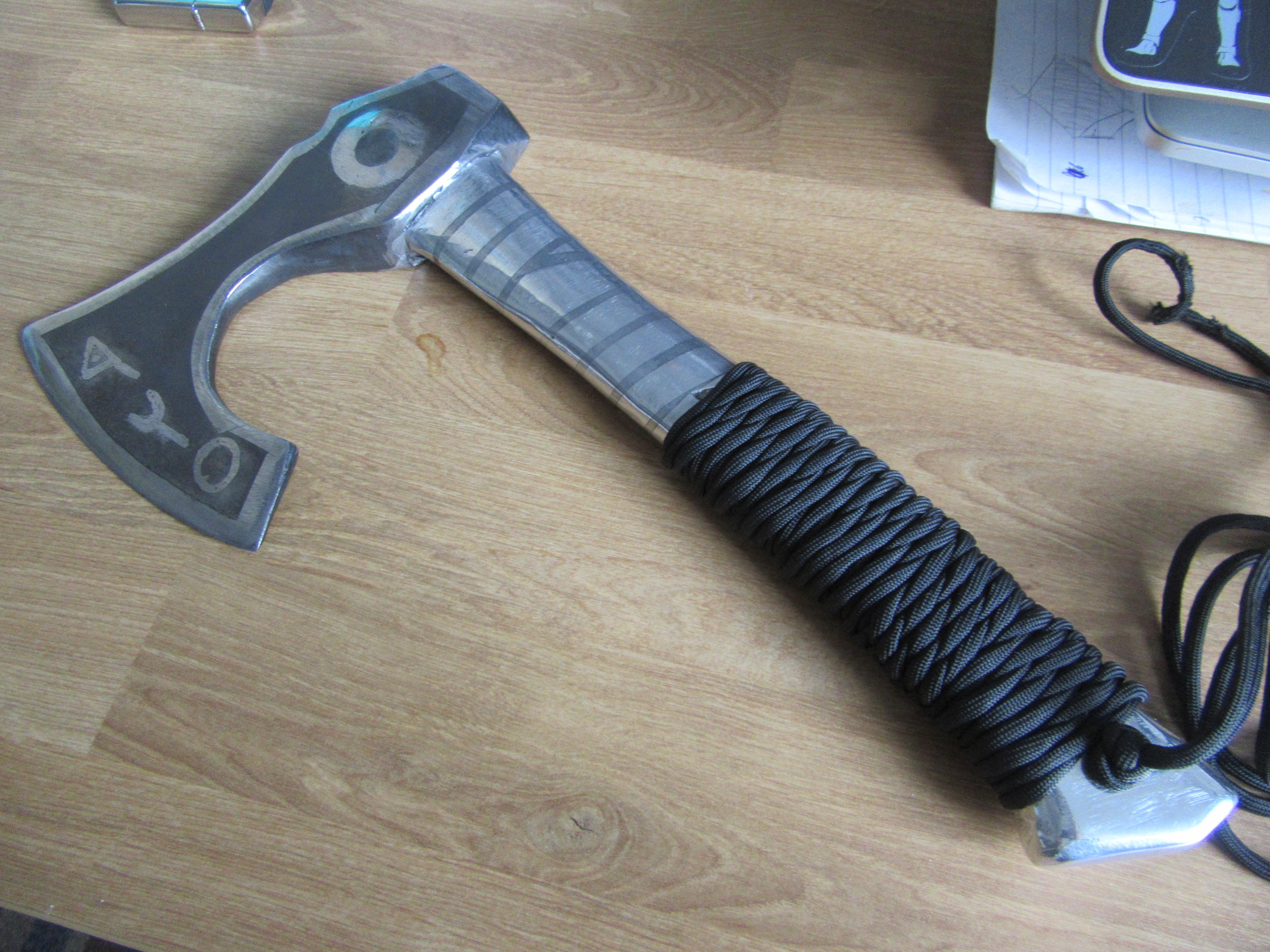 Viking axe paracod handle.JPG