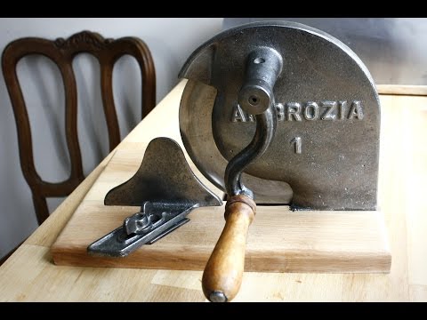 Vintage kitchen cutter restoration with a little bit of improvement