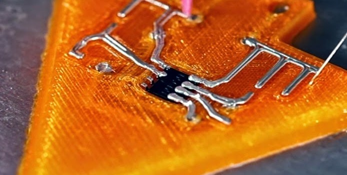 Voxel8-An-Innovative-3D-Printer-To-Print-Electronic-Circuits-11-694x350.jpg