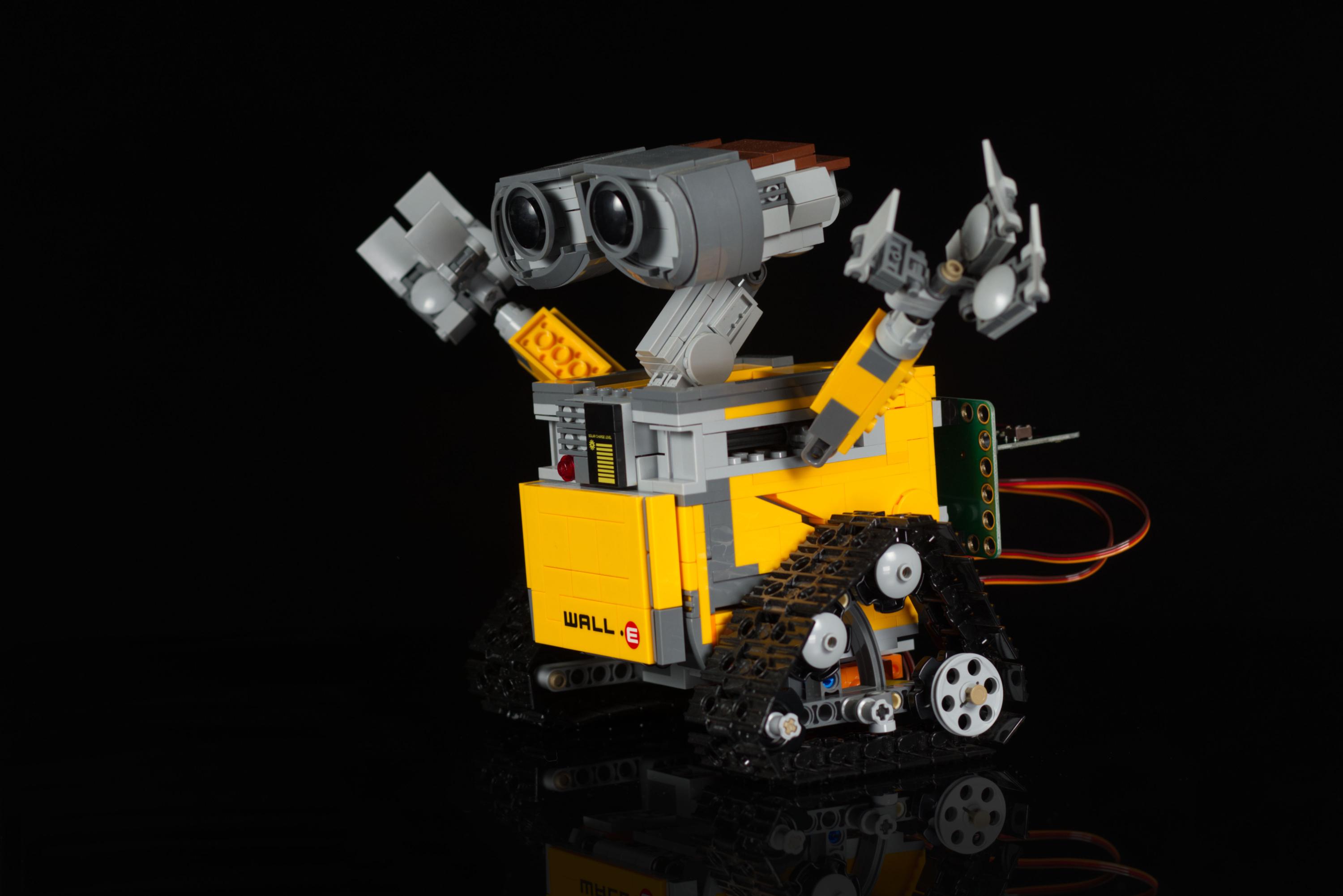 WALL-E-0003_1-Hero.jpg