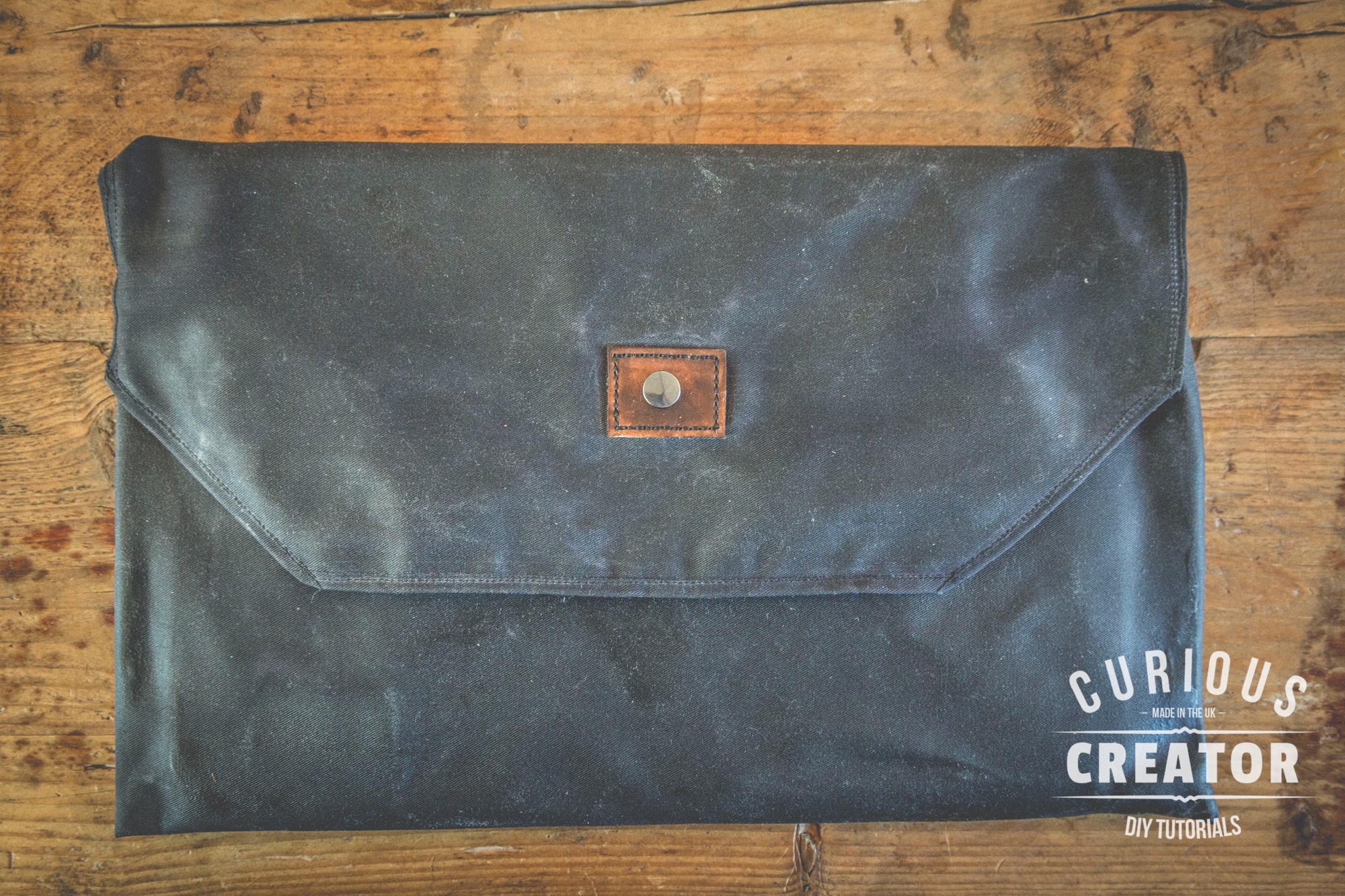 WaxedCanvasLaptopSleeve_02.jpg