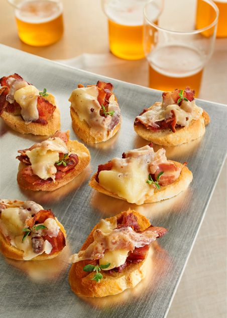 Weiswurst-Cheese-w-Bacon-Melted-on-Crostini-&amp;amp;-Wheat-Beer-cnlo-1.jpg