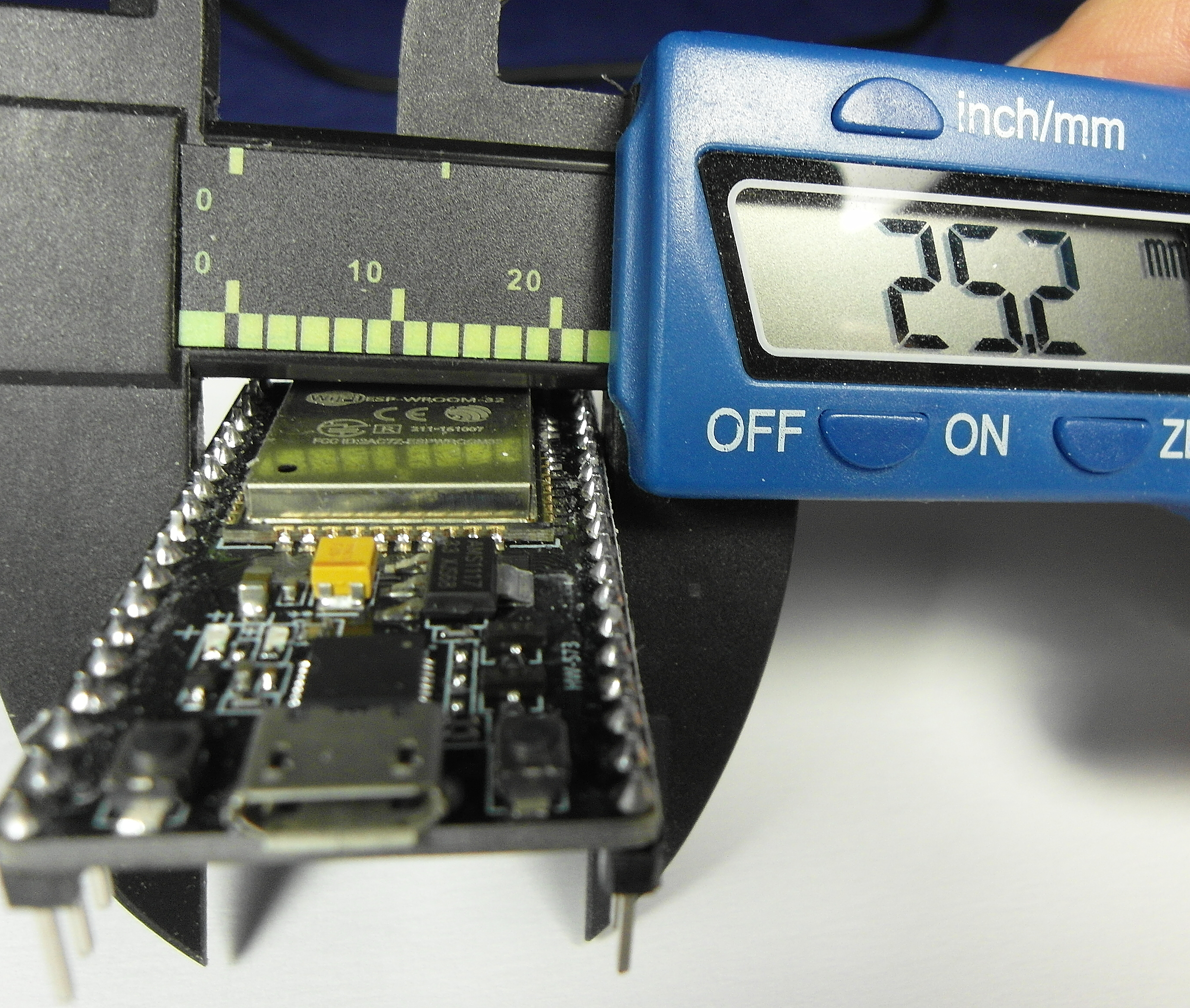 Width of Thinner ESP32.jpg