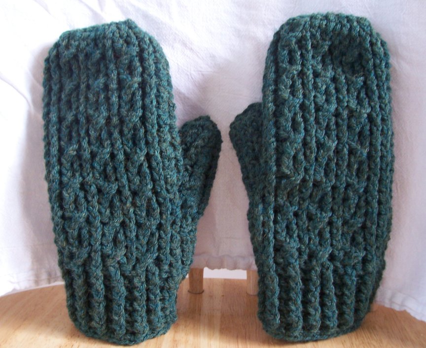 Woodridge mittens.jpg