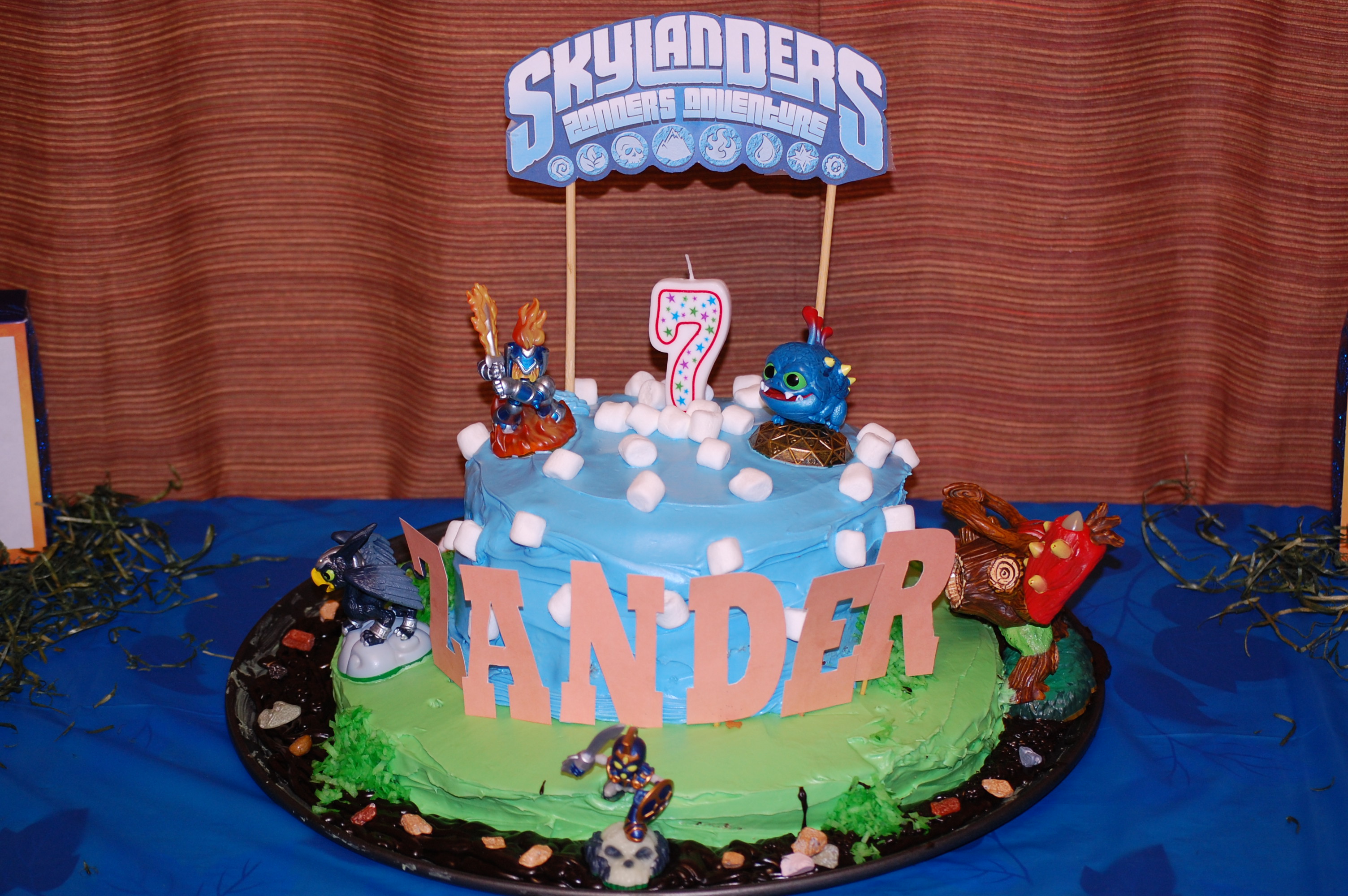 Zander's Skylander Birthday Party 2013 001.JPG