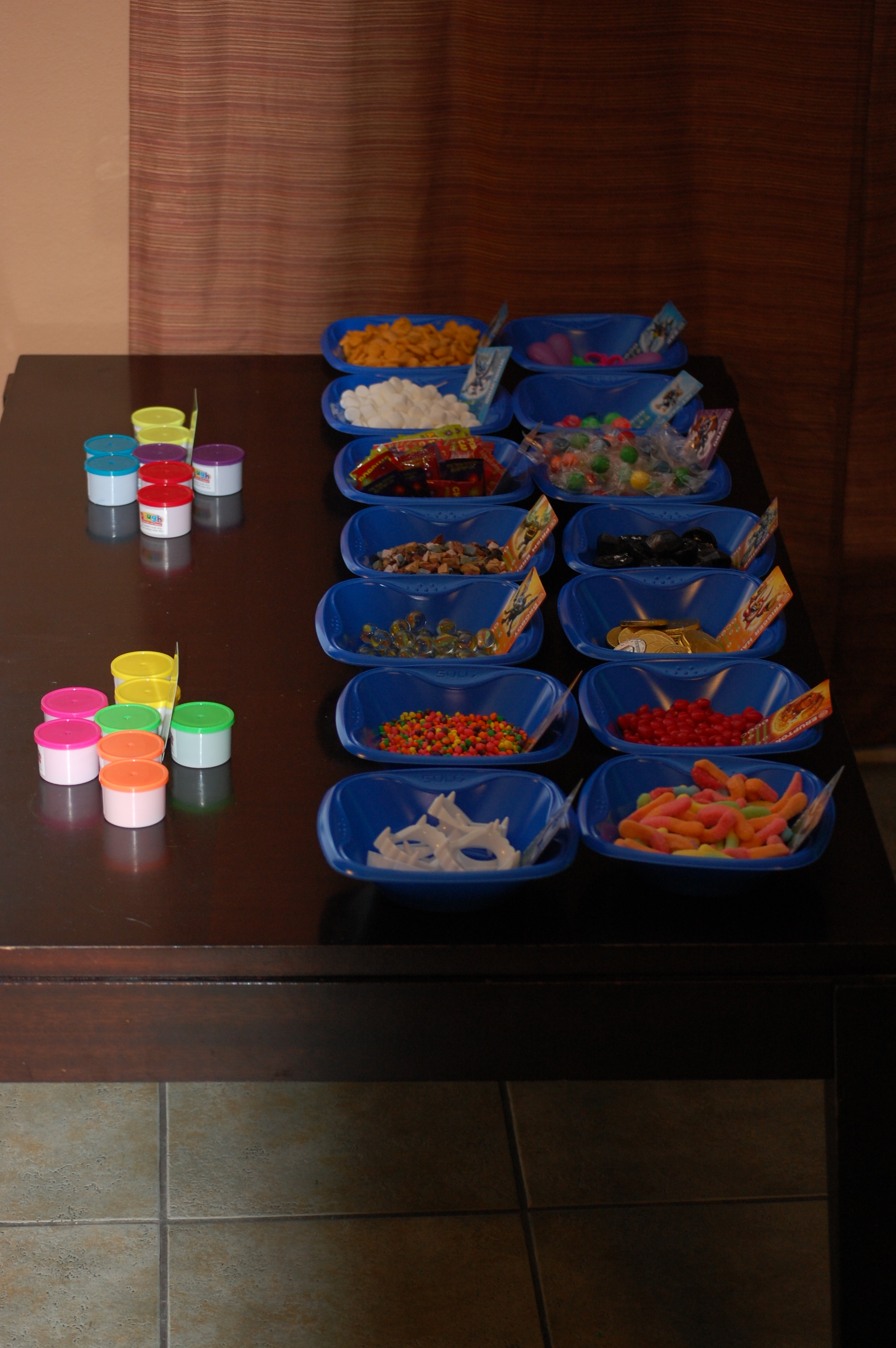 Zander's Skylander Birthday Party 2013 002.JPG