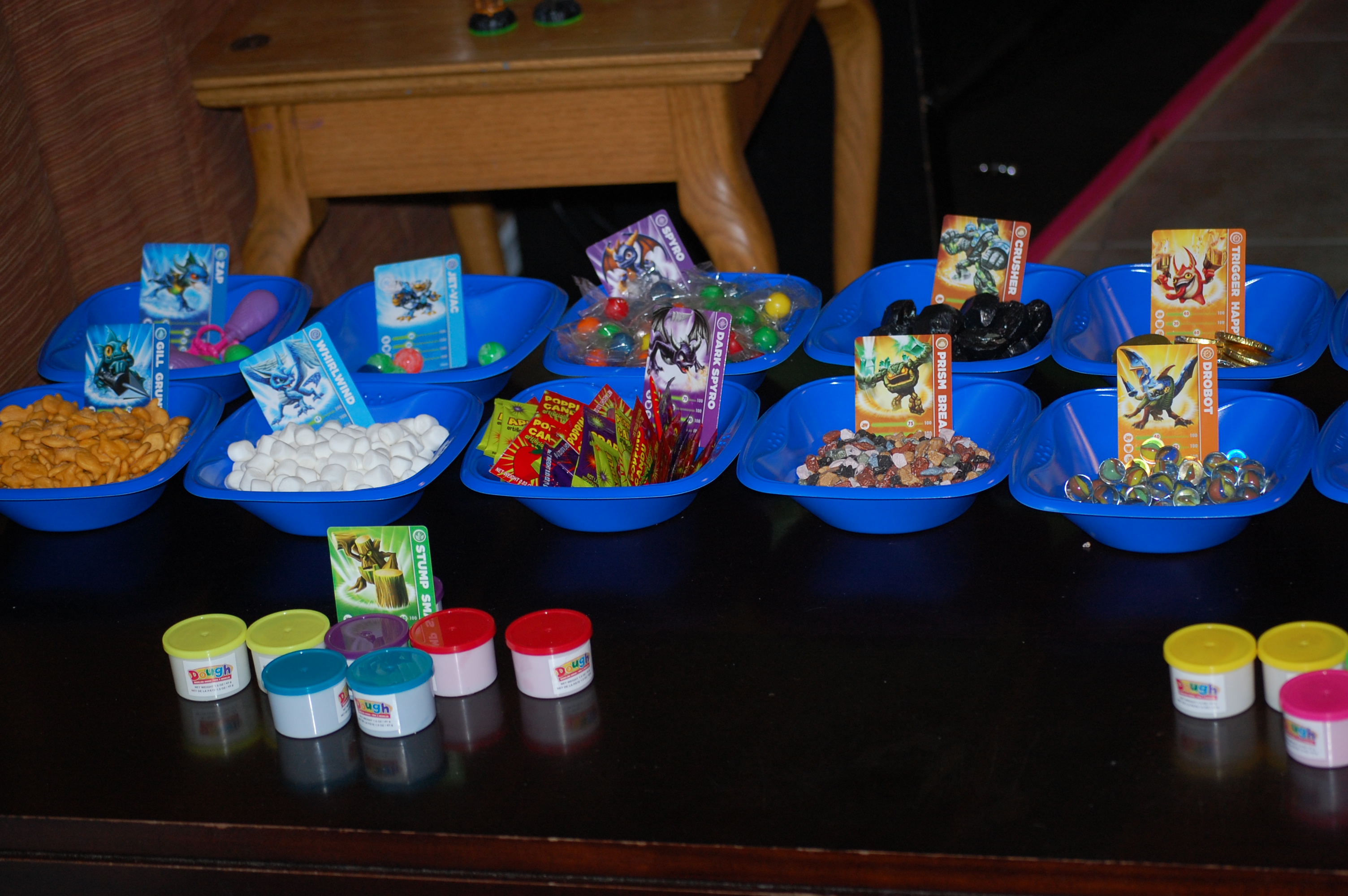 Zander's Skylander Birthday Party 2013 009.JPG