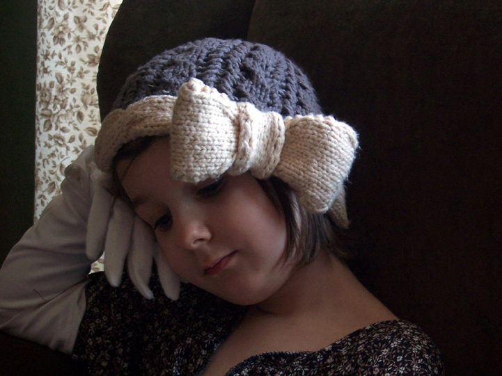 adult size bow cloche 01.jpg