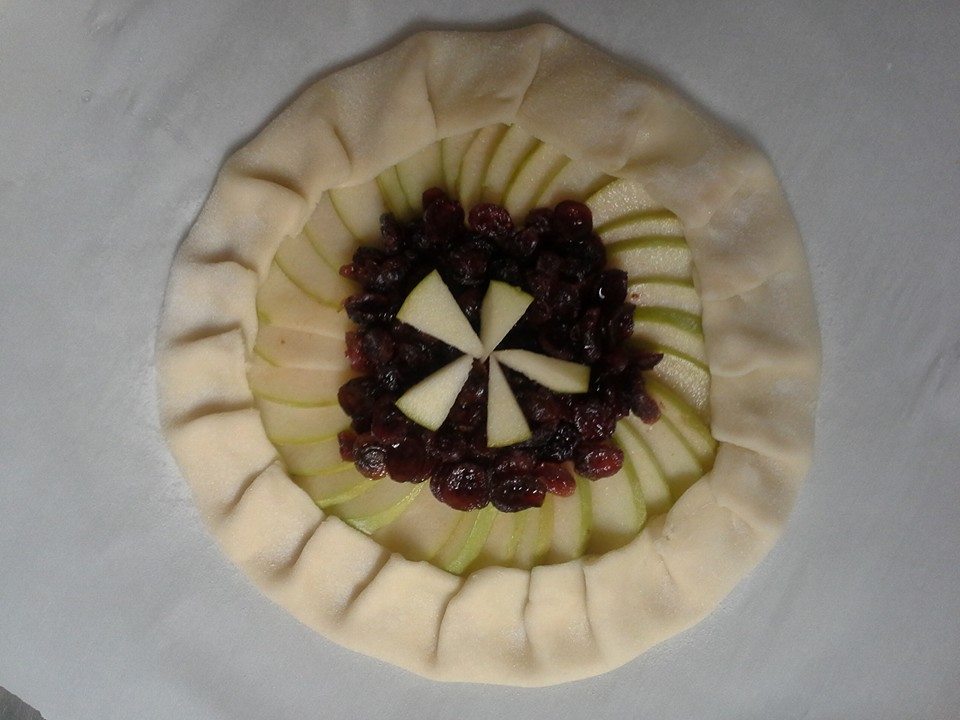 apple galette pre baking.jpg