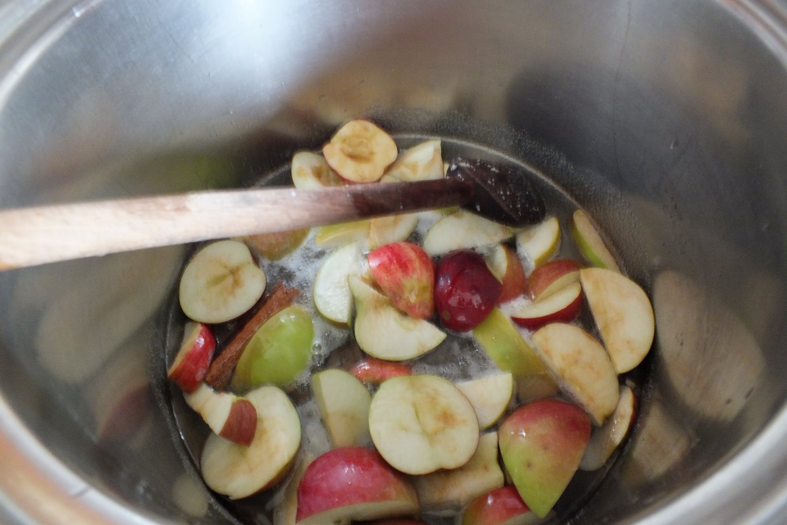 apples, apple sauce, fruit 002.JPG