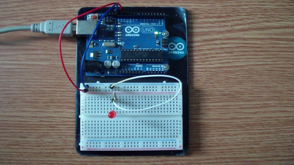 arduino-blinking-led-photo.jpg