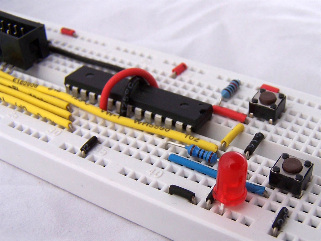 atmega8_breadboard_23_lrg.jpg