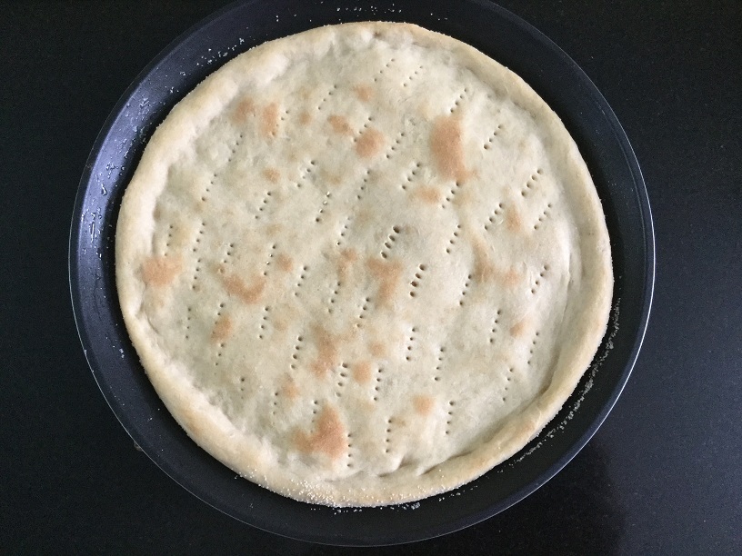 baked pizza crust.jpg