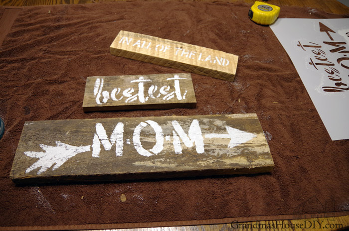 barnwood-stencil-diy-sign.jpg