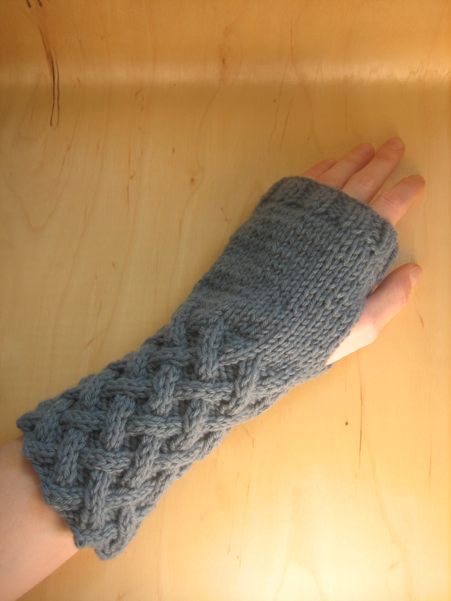 basket lattice fingerless gloves